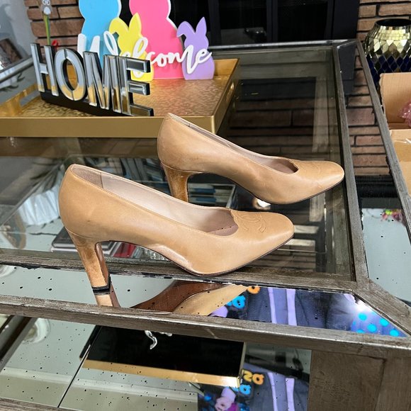 Authentic Vintage Chanel leather heels taupe/nude - Picture 4 of 11